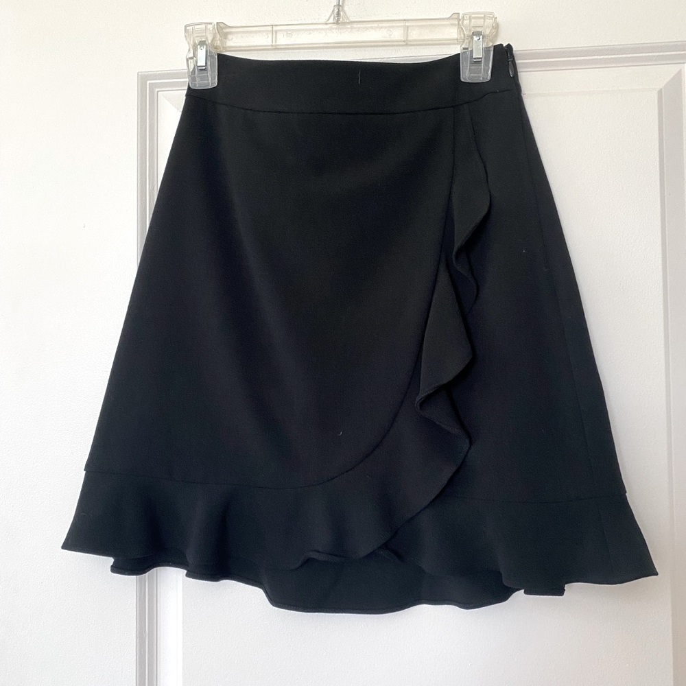 Women’s LOFT Black Ruffled Mini Skirt - size 0